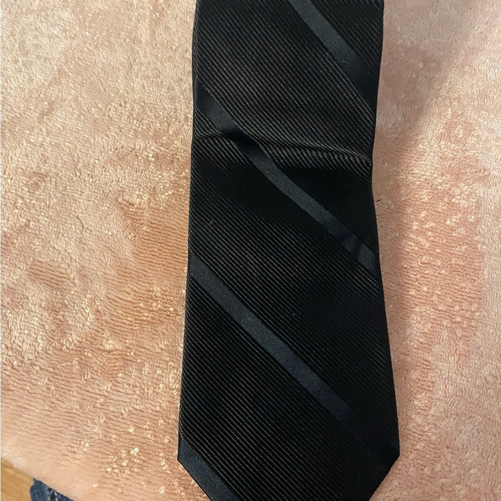 Express Elegant Black Striped Tie - Picture 1 of 5